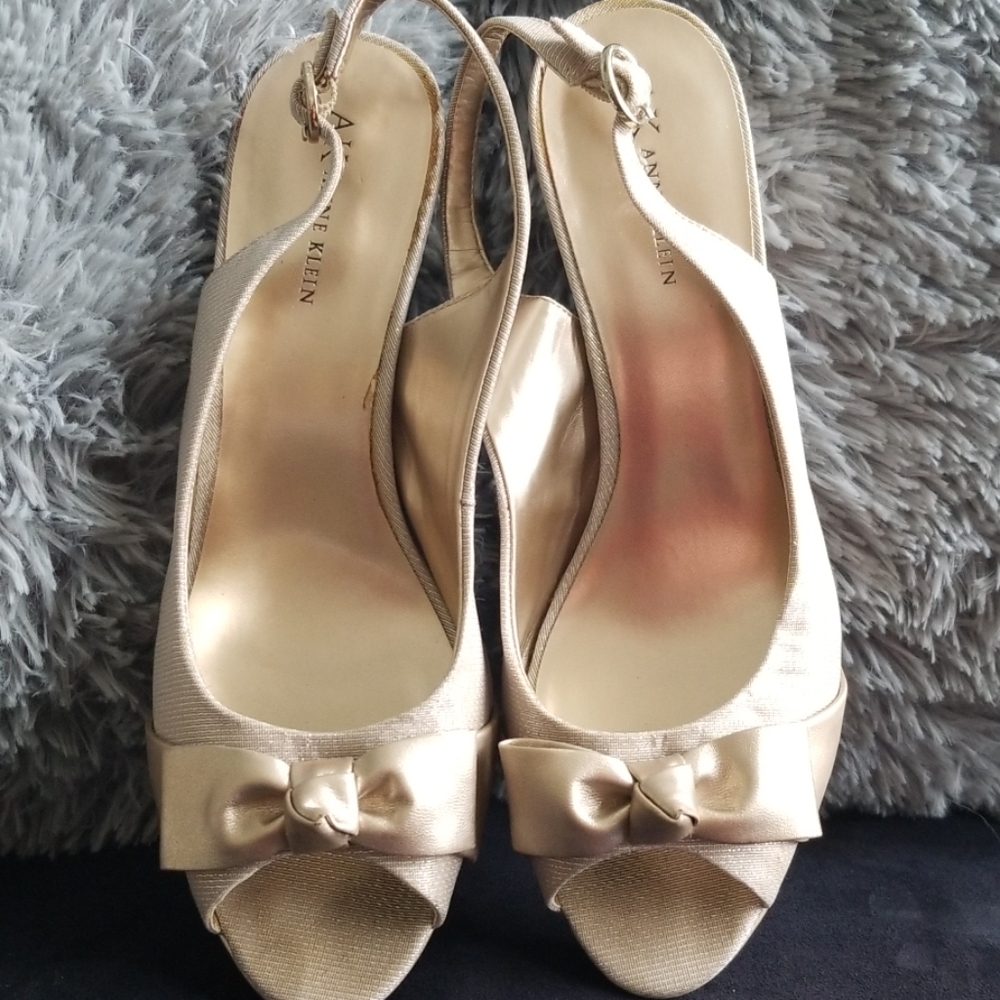 Anne Klein Bow Pumps